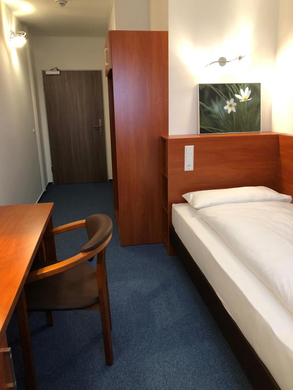 Hotel Mirabell Ерланген Екстериор снимка