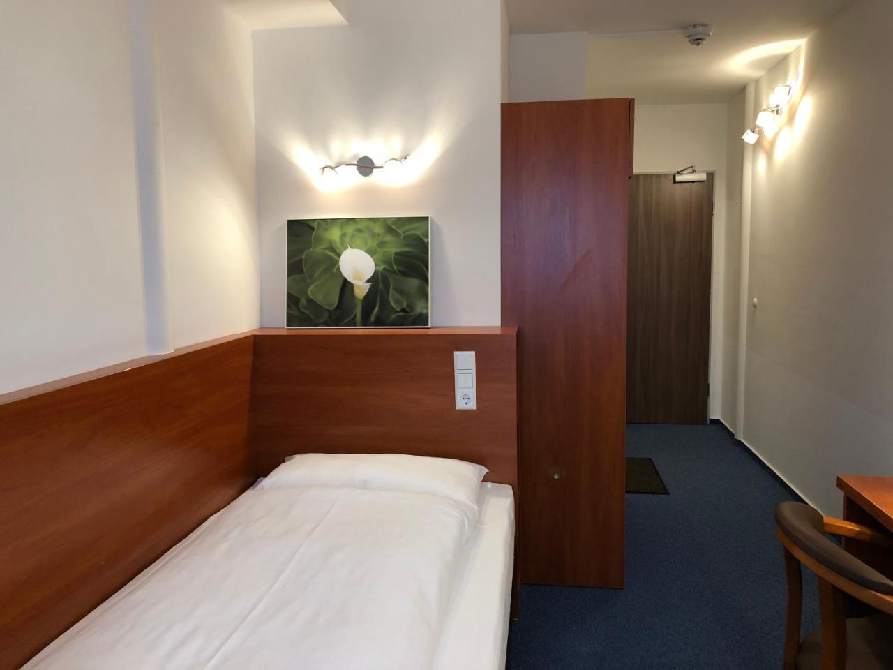 Hotel Mirabell Ерланген Екстериор снимка
