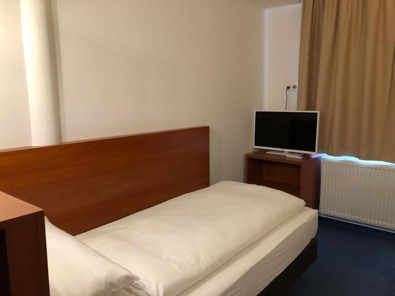 Hotel Mirabell Ерланген Екстериор снимка
