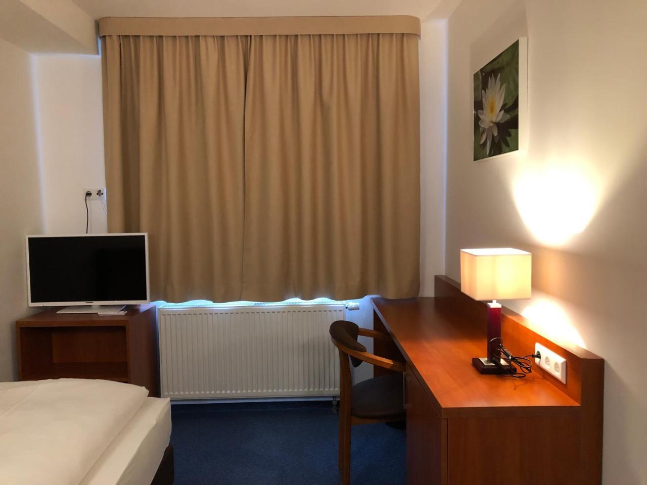 Hotel Mirabell Ерланген Екстериор снимка
