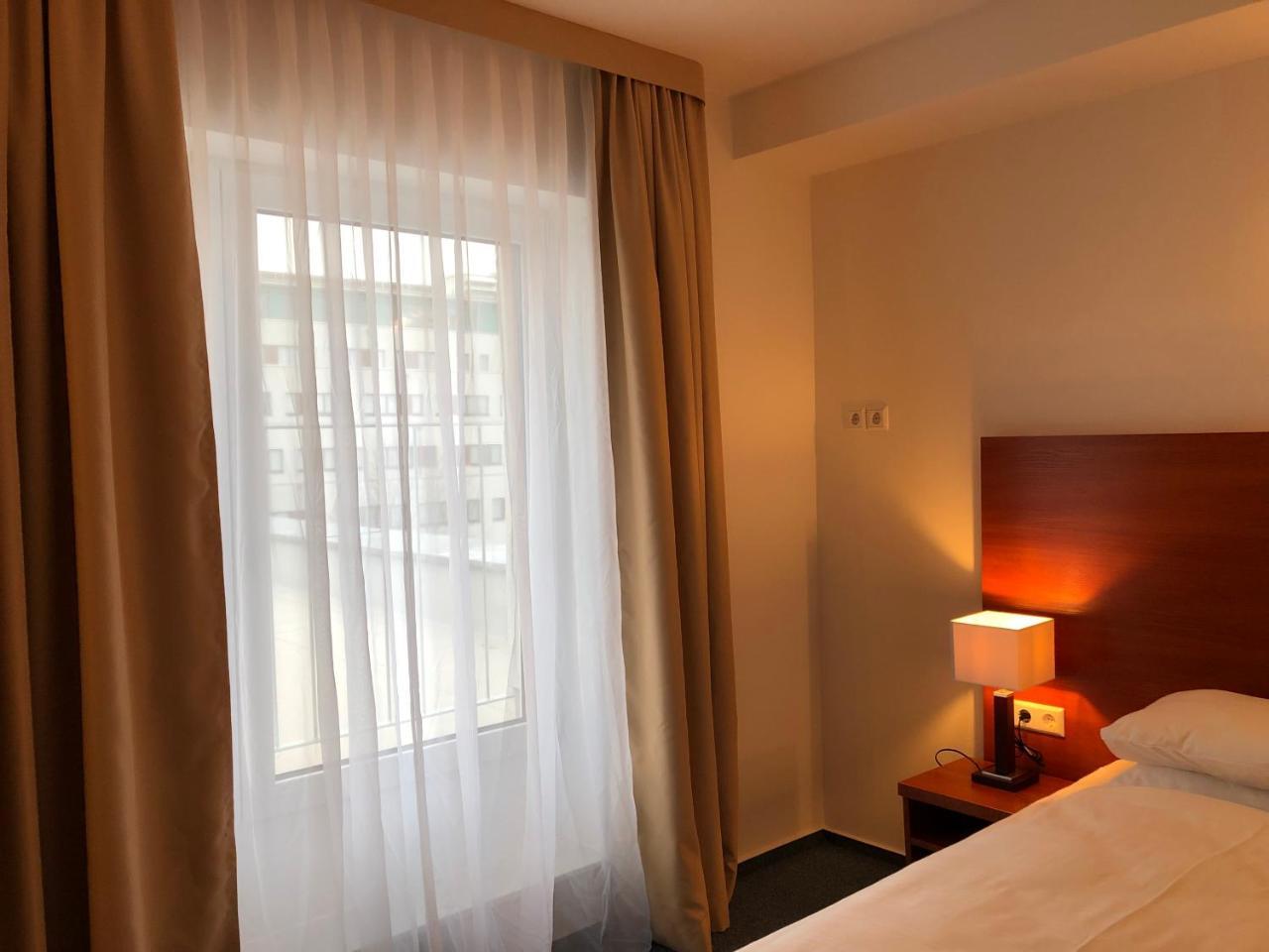 Hotel Mirabell Ерланген Екстериор снимка
